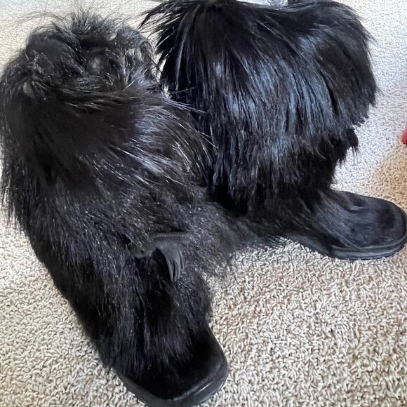 Black goat hair boots.  Pajar brand. - Picture 3 of 5